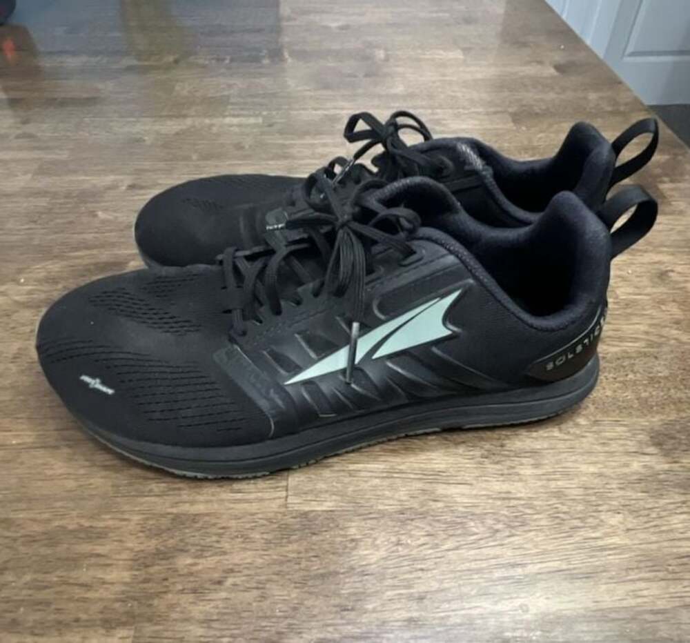 Altra Solstice XT Women's Black Cross-Training Shoes women Size 8